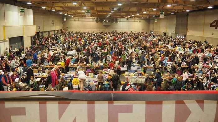 Schon am frühen Vormittag wühlten sich die Massen durch die nunmehr 14. Kinder- und Babybörse. Die Messe mit aus Privathaushalten stammenden Artikeln für die Zielgruppe dauert wie gewohnt Samstag und Sonntag.