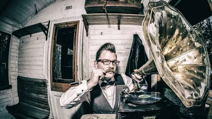 DJ Miller Harvey wird Electro-Swing im Kokomo auflegen.