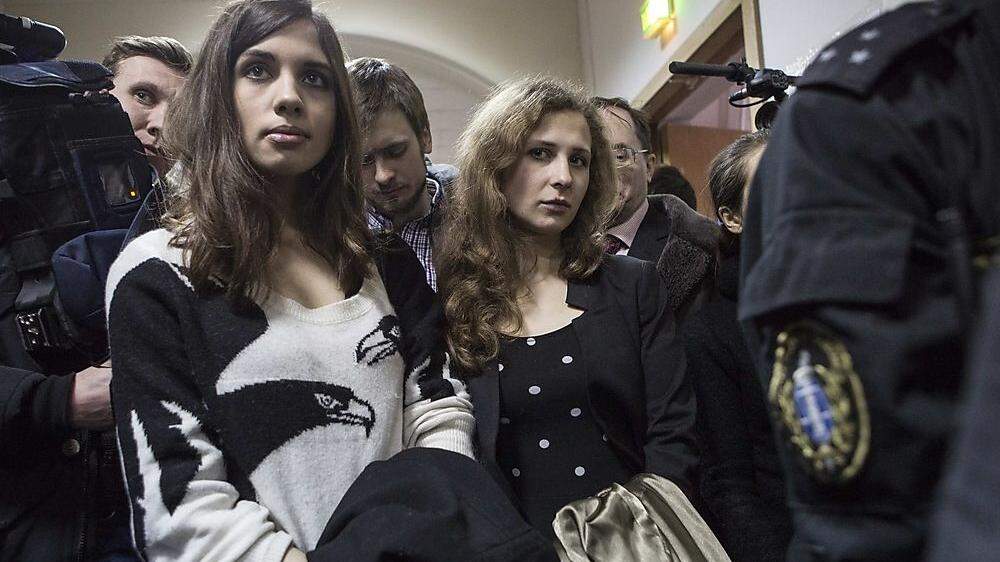 Aktivistinnen von Pussy Riot vor Gericht