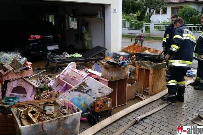 Feuerwehren rückten in Nacht auf Montag zu 50 Unwetter-Einsätzen aus.