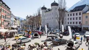 Blick auf die Autoshow in Lienz