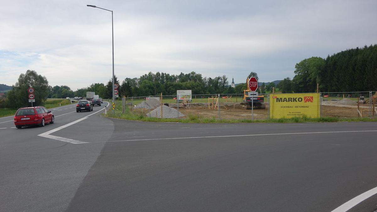 An der Nordeinfahrt von St. Ruprecht wird eine Tankstelle gebaut