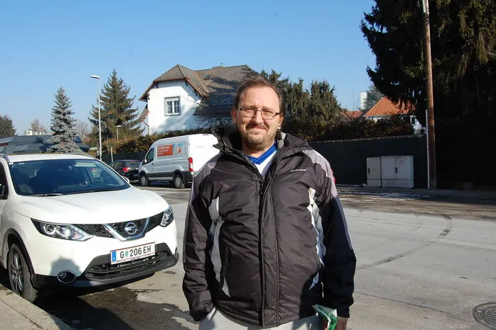 Andreas Rösler: "Ich bin seit eineinhalb Jahren hier und fühle mich wohl. Es ist ein ruhiger, schöner Bezirk mit viel Grün entlang der Mur. Was hier fehlt ist eine Hundewiese und bessere Beleuchtung entlang den Wegen im Park beim Grünanger."