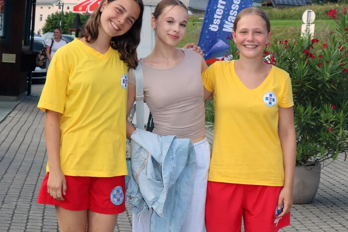 Bitte klicken Sie sich durch die Bilder!