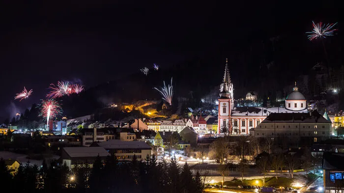 Mit einem Feuerwerk empfing Mariazell in der Silvesternacht das neue neue Jahr.