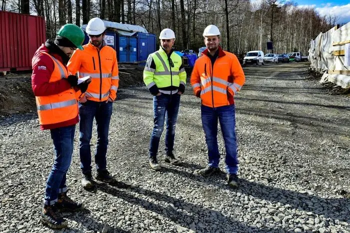 Klicken Sie sich bitte durch die weiteren Bilder!
