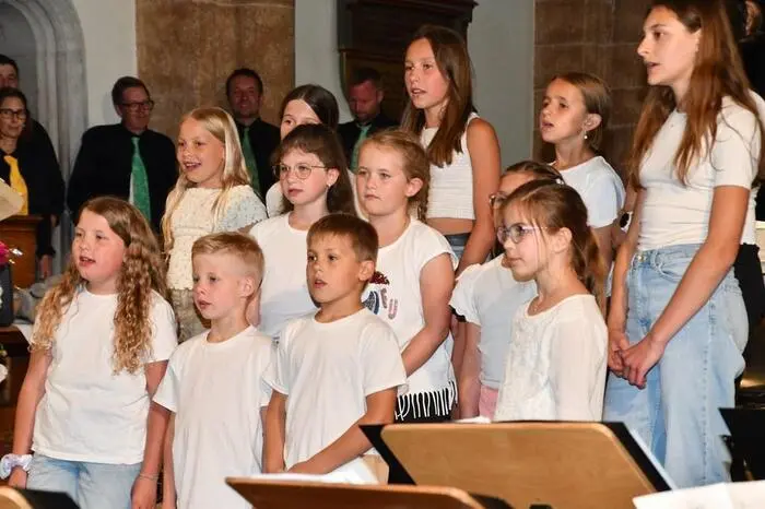 Besonders großen Beifall gab es für die Auftritte der „Mini-Grazluppas“, die Jugendgruppe wird von Sara Marie Galler geleitet. Mit zwei Liedbeiträgen bewiesen die Kinder ihre Freude am Singen.