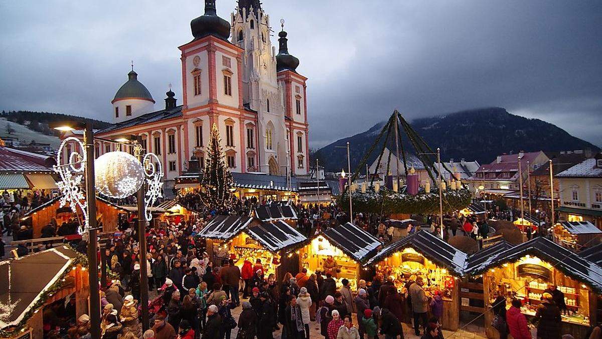 Weil der Adventmarkt so gut besucht war, parkte der Fahrer auf einem Abhang