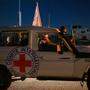 Das Internationale Rote Kreuz brachte die ersten frei gelasseneren Geiseln nach Ägypten