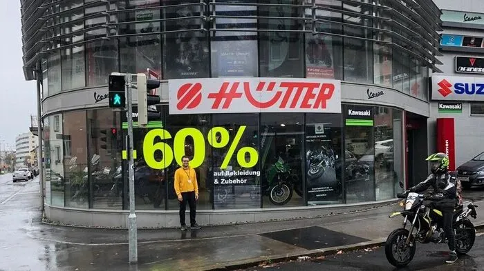 Gerald Hütter sperrt das Motorradgeschäft und die Werkstätte in der Wienerstraße in Graz zu
