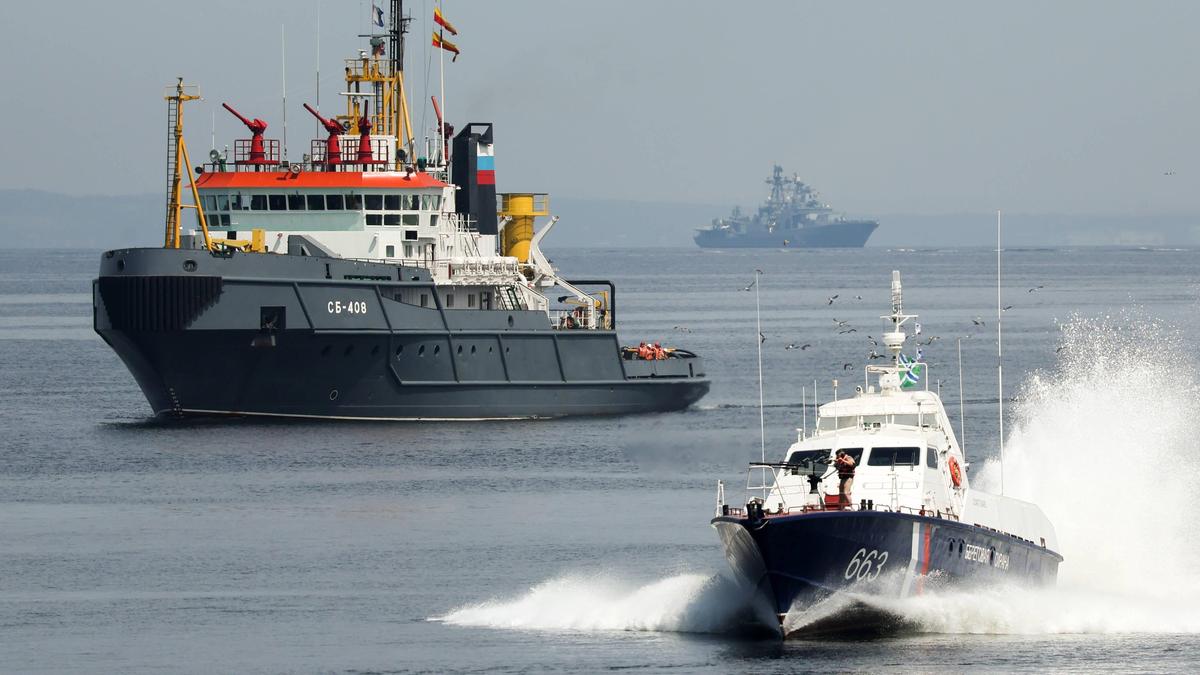 Russische Schiffe demonstrieren ihre Einsatzbereitschaft beim Tag der Marine. (Foto vom Juli 2023).