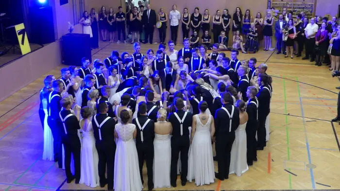 Eröffnung der rauschenden Ballnacht in der Ottersbachhalle in St. Peter am Ottersbach
