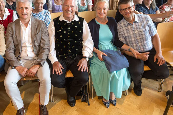 Unter den Ehrengästen waren unter anderen Bürgermeister Stefan Deutschmann und Volkskultur-Urgestein Richi Di Bernardo.