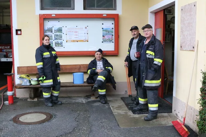 Die Feuerwehr stand die ganze Nacht im Einsatz.