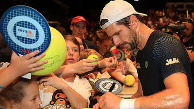 Jürgen Melzer ist in Wien ein gefragter Autogrammschreiber