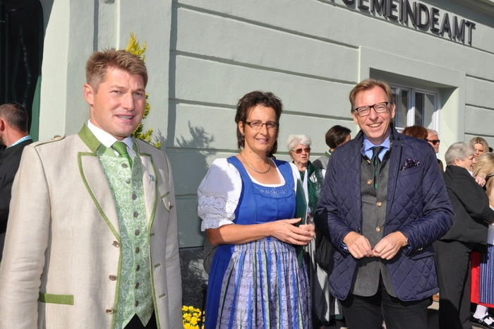 „Es kann ein gutes Haus werden, denn die sinnvolle und nachhaltige Nutzung denkmalgeschützter Gebäude ist der Schlüssel zur Erhaltung traditioneller Baukultur“, so Bürgermeister Josef Maier anlässlich der Eröffnung.