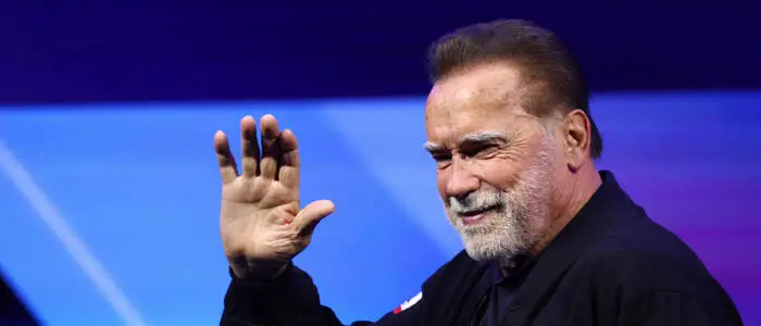 Arnold Schwarzenegger lässt zum 79. Geburtstag Muskeln spielen