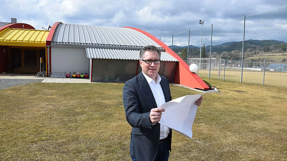 Kulmer am Areal bei der „Jaques Lemans Arena“, auf dem die Schule errichtet wird.