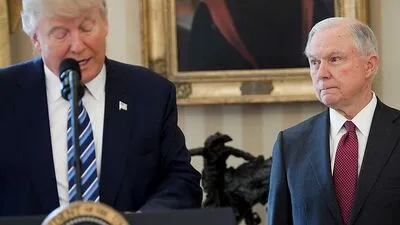 Trump und Sessions im Februar 2018