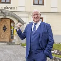 Die Finanzverwalterin will zurück ins Gemeindeamt, Bürgermeister Gerhard Oleschko möchte das verhindern