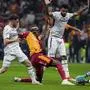 Galatasaray v Trabzonspor - Turkish Super Lig ISTANBUL, TURKIYE - NOVEMBER 1: Victor Osimhen 2nd L of Galatasaray in action against Andre Onana R of Trabzonspor during the Turkish Super Lig week 11 football match between Galatasaray and Trabzonspor at RAMS Park Stadium in Istanbul, Turkiye on November 1, 2025. Arife Karakum / Anadolu Istanbul Turkey. Editorial use only. Please get in touch for any other usage. PUBLICATIONxNOTxINxTURxUSAxCANxUKxJPNxITAxFRAxAUSxESPxBELxKORxRSAxHKGxNZL Copyright: x2025xAnadoluxArifexKarakumx