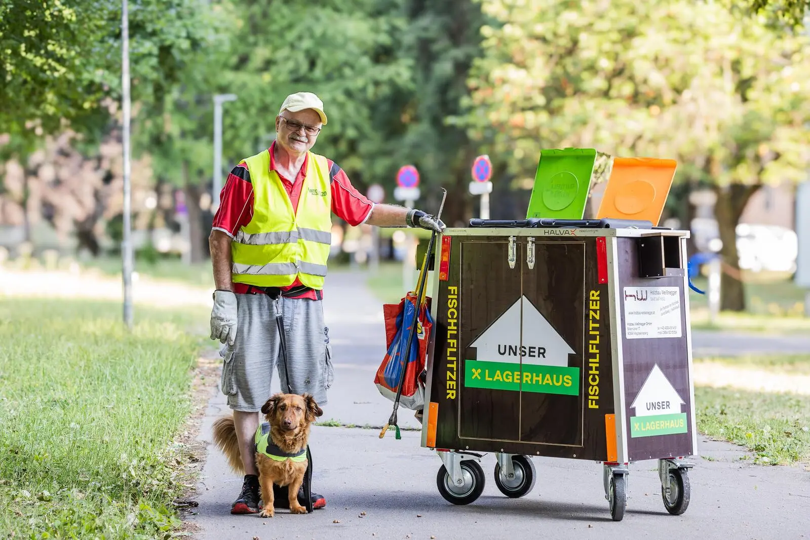 Peter Kilzer und sein Hund Balu räumen Fischl auf