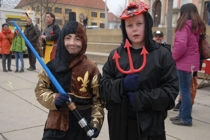 Ritter, kleine Teuferl, Clowns oder sogar die Cobra waren in Gleisdorf unterwegs.