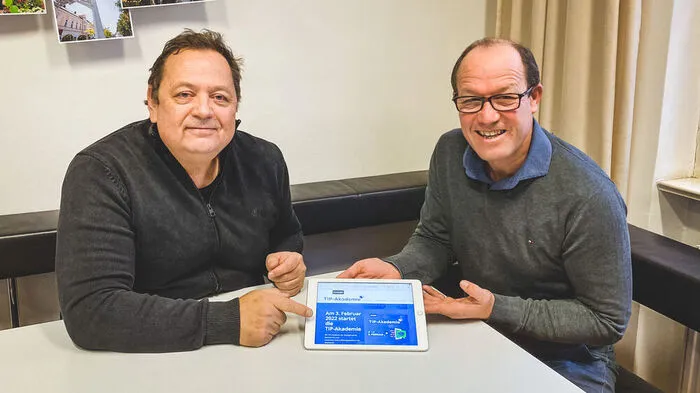 Franz Taucher von der Marketingagentur „Thomas von Aquin“ und Stadtmarketing-Leiter Gerwald Hierzi