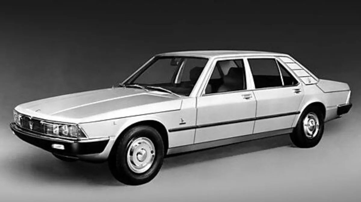 Flach und Frontantrieb: Quattroporte auf Französisch