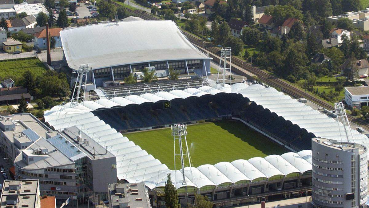 Eine alte Luftaufnahme vom Fußballstadion in Liebenau 