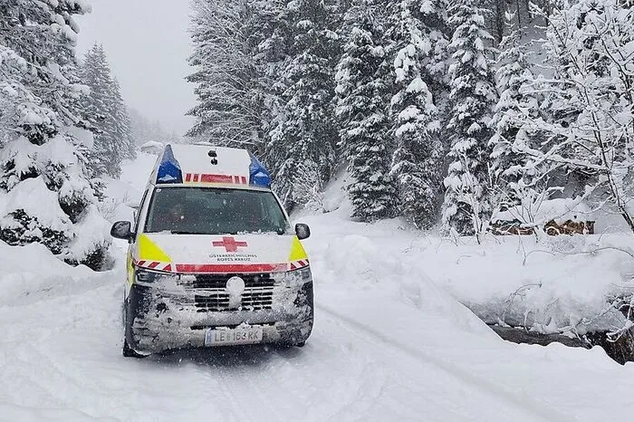 Das Rote Kreuz Mautern hier im Einsatz in Wald am Schoberpass