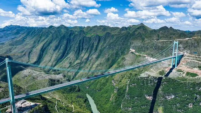 Die Huajiang-Grand-Canyon-Brücke ist die höchste Brücke der Welt