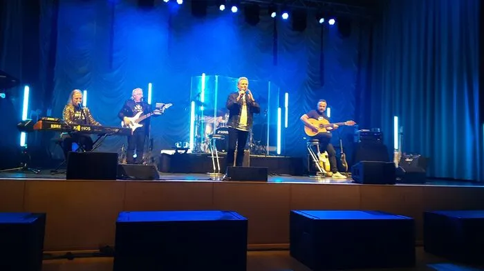 Voller Saal, beste Stimmung, beste Lieder aus dem langjährigen Schaffen der Nockis am Freitagabend in der Thomas Schroll Halle in Neumarkt.