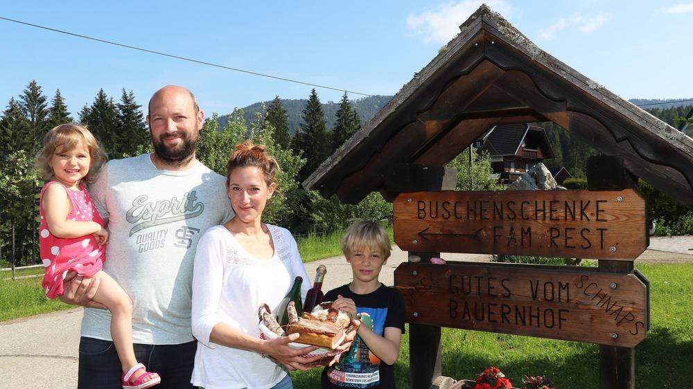 Familie Rest betreibt einen Buschenschank in Glabegg