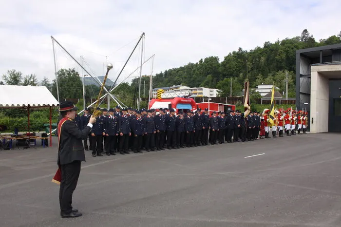 Feuerwehren des Abschnittes Glantal sowie die Trabantengarde waren mit dabei.