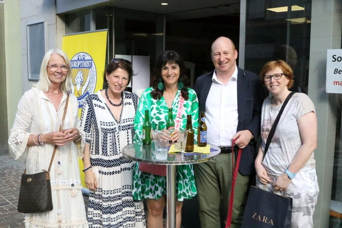 Und zwar beim Edel-Flohmarkt der Soroptimisten International, Club St. Veit. 