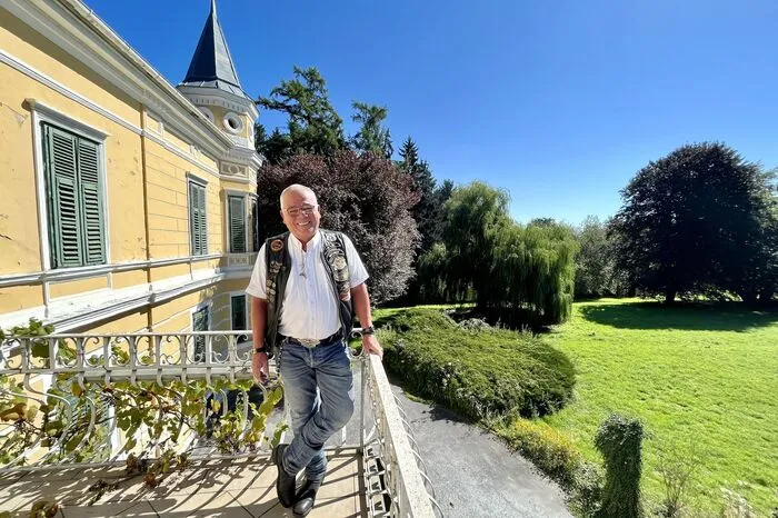 Wolfgang Popp auf einer der Terrassen.