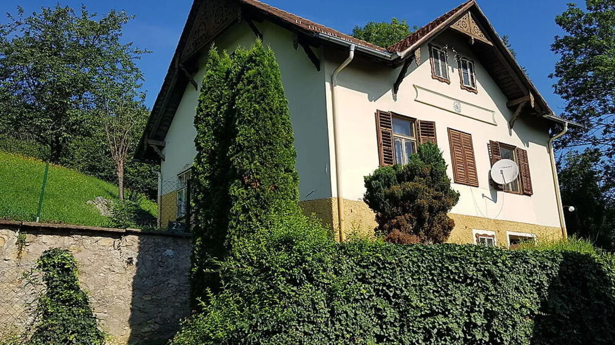 Anrainer fürchten um Villa