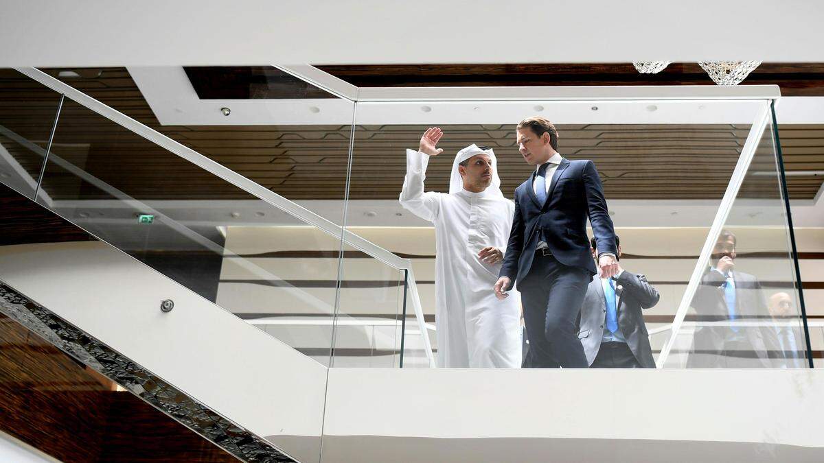 Sebastian Kurz in Abu Dhabi | Khaldoon Khalifa Al Mubarak, der CEO der Staatsholding, die ihre Signa-Milliarden zurückfordert, bei einem Treffen mit Ex-Bundeskanzler Sebastian Kurz im März 2019. Kurz und Benko waren auch gemeinsam in den Arabischen Emiraten