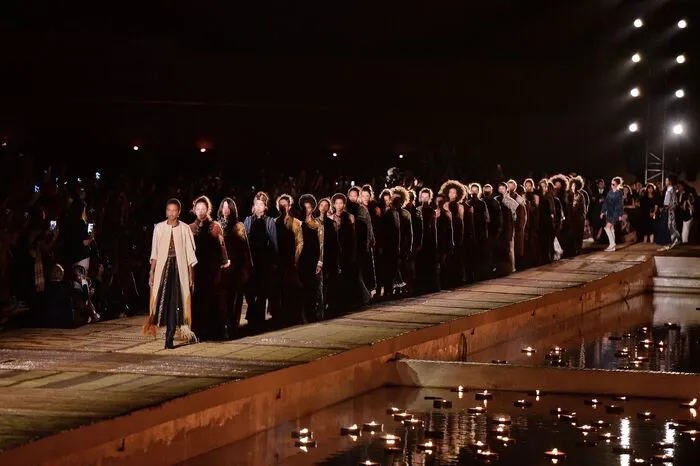 Designerin Maria Grazia Chiuri geht es nach eigenen Angaben darum, Mode für Powerfrauen zu entwickeln und exotische Akzente zu setzen.