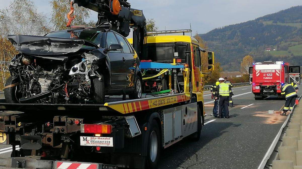 Auf der B317, der Verlängerung der S 37, ist auf Höhe Althofen ein schwerer Unfall passiert