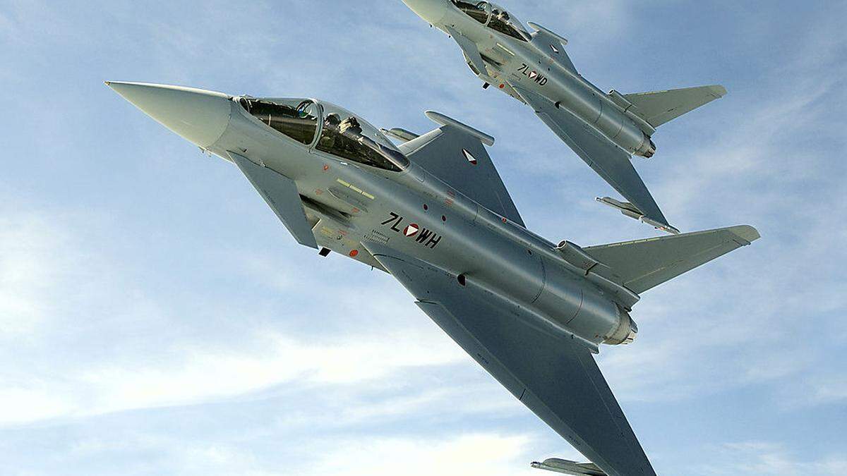 Die Piloten der Eurofighter übern gerade