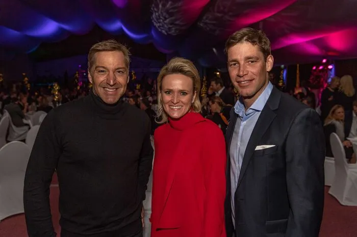 ... mit dabei die Ex-ÖSV-Stars Hans Knauß, Alexandra Meißnitzer und Benni Raich ...