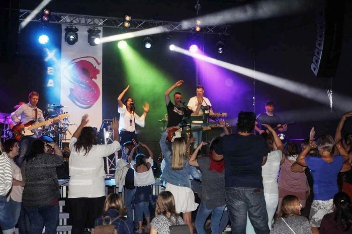 Die Galaband "Skylight" sorgte für musikalische Tanzunterhaltung...