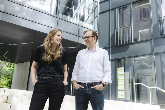 Suchen Atmoky-Nachmieter: Nina Zechner (Industriellenvereinigung) und Bernhard Weber (Unicorn)