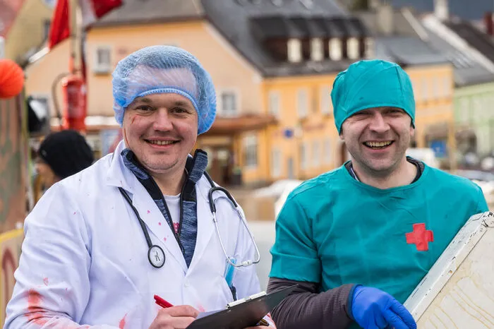 Bei der FF Mariazell gab es ein Kinderprogramm, eine Maskenprämierung und eine Versteigerung alter Raritäten (z.B. Liegestühle aus dem geschlossenen Hallenbad).