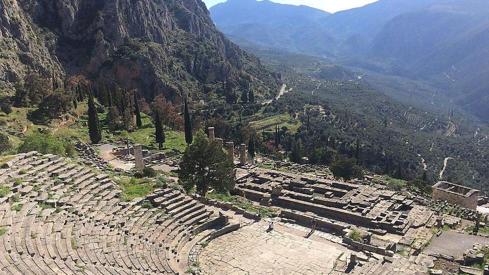 Blick über die Ausgrabungsstätte von Delphi