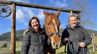 Nicole Rubenstein und Sonja Anders mit Pferdedame Luna