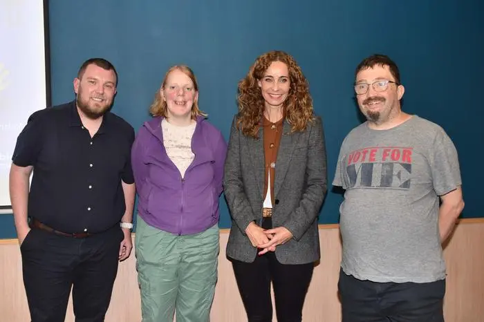 Jamie Cooke (Leiter Politik und Kommunikation) und Heather Gilchrist (Mitglied und Botschafterin) von ENABLE Scotland mit LRin Eva Pawlata und Thomas Baumgartner, Regionalsprecher Osttirol/Arbeit.
 
 