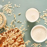 Diese Milch-Ersatzprodukte auf pflanzlicher Basis werden zumeist aus Getreidearten, Nüssen, Samen oder Hülsenfrüchten erzeugt